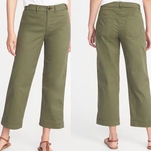 Old Navy high-waist capris, army green